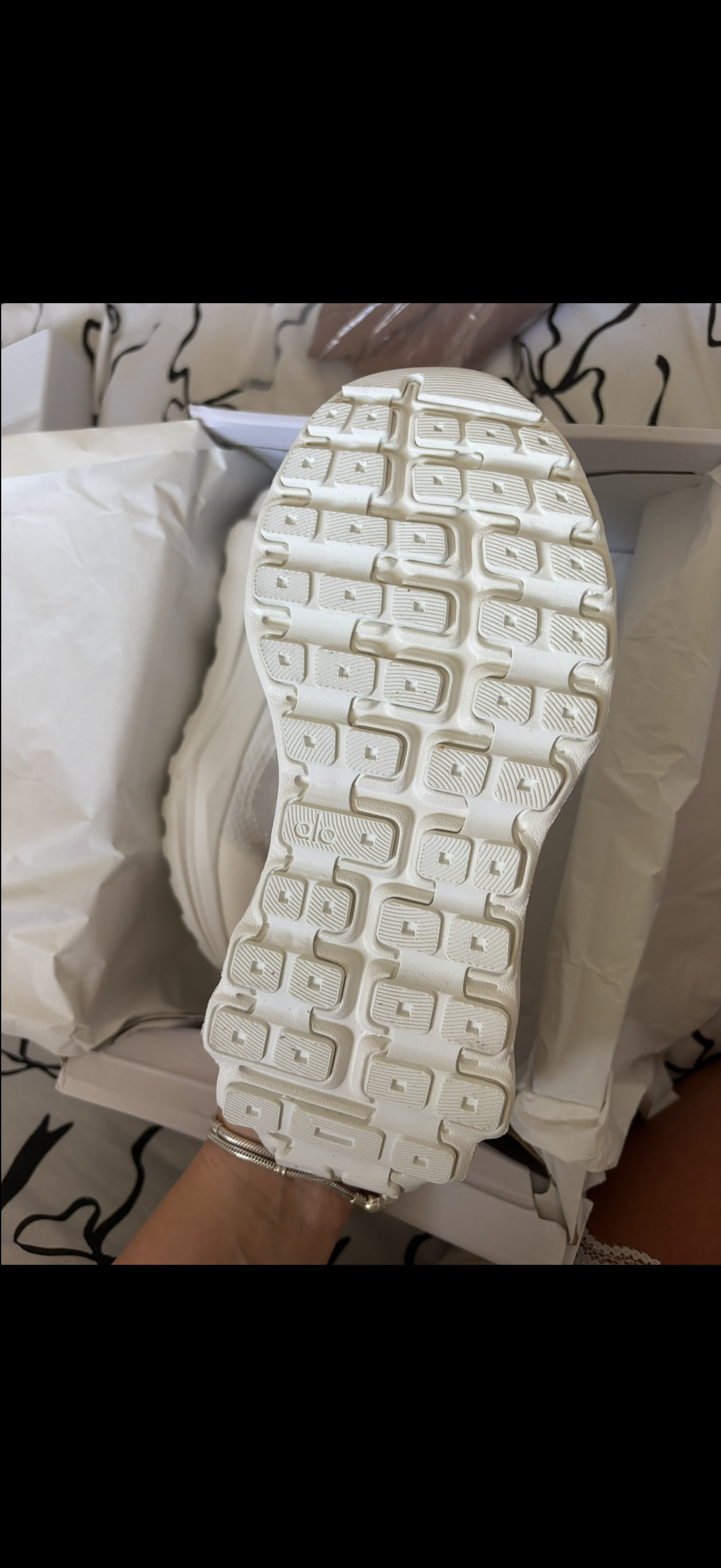 White alo runners size 3 left in stock