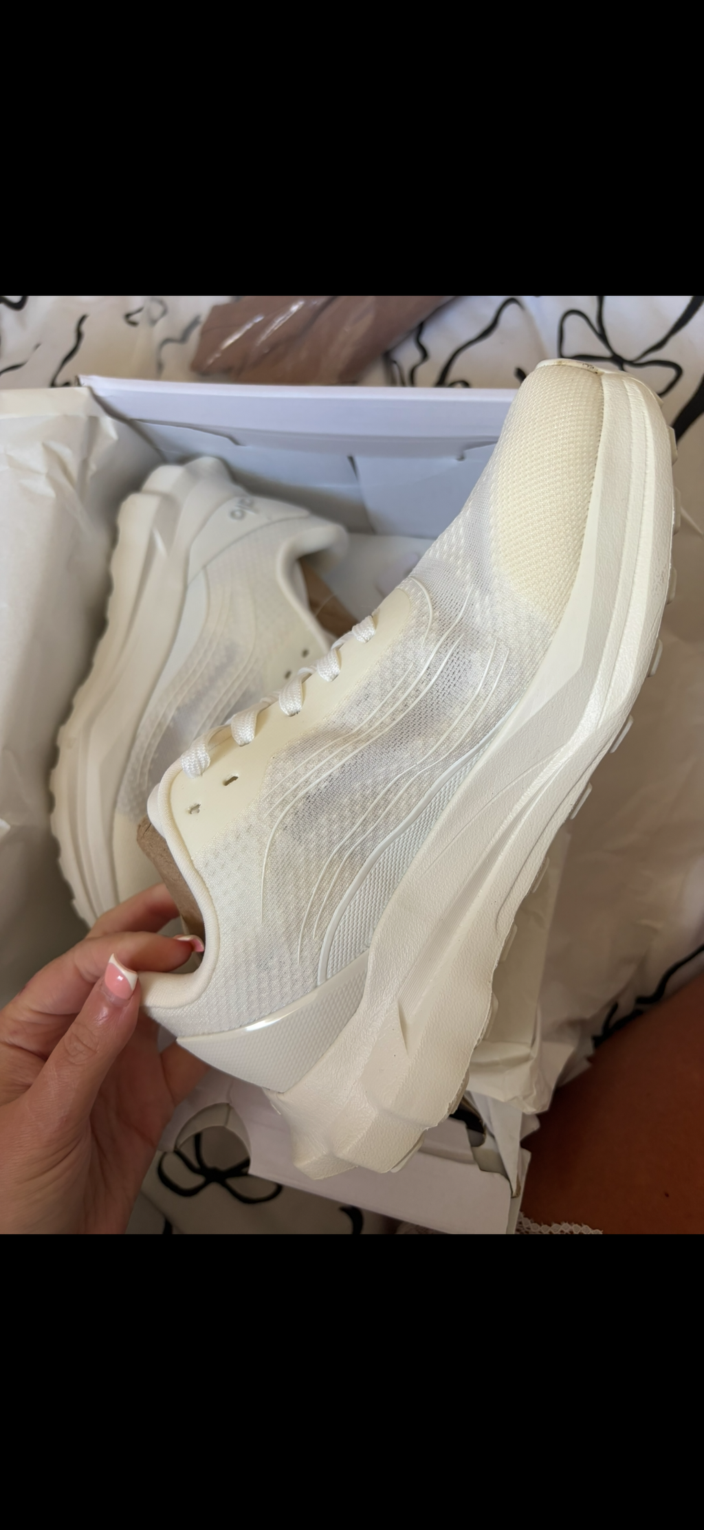 White alo runners size 3 left in stock