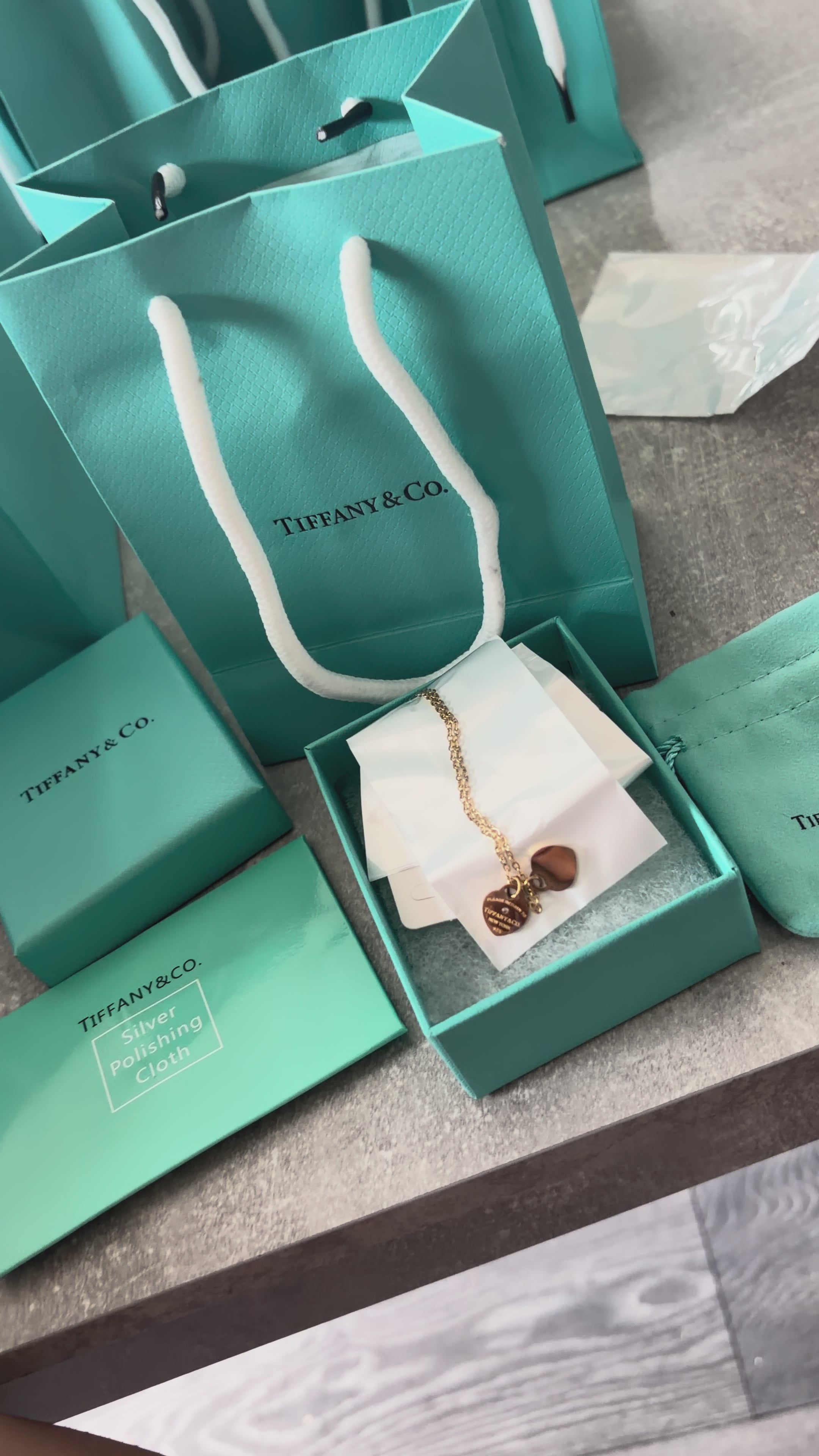 Gold Tiffany necklace £15